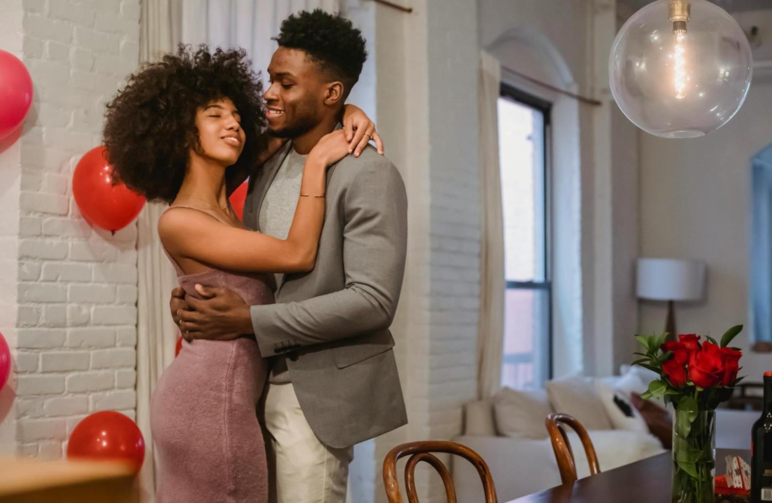 Una famiglia che condivide un momento di comunicazione autentica